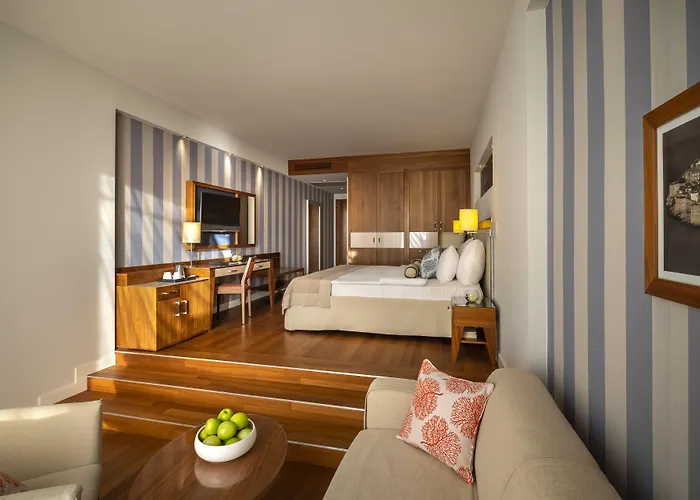 President Hotel, Valamar Collection Hotel 5*